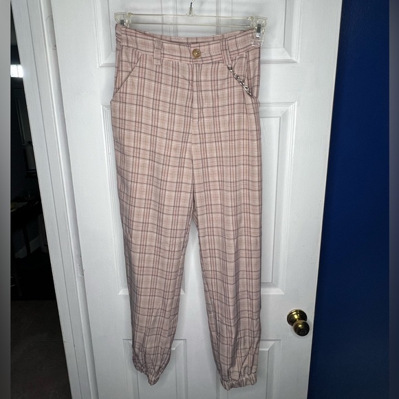 Forever 21 Plaid jogger style cargo pants with removable pocket chain - Picture 7 of 8